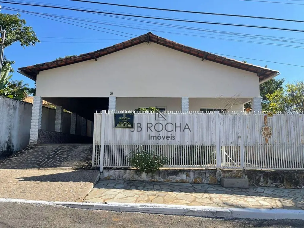 JB ROCHA IMÓVEIS ALUGA COM EXCLUSIVIDADECasa térrea no Condomínio Jardim Botânic...