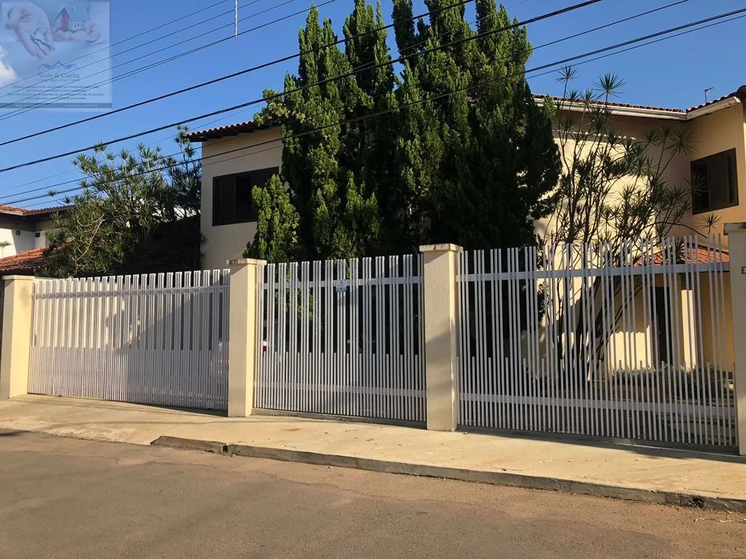 Descubra esta bela casa de alto padrão no endereço SHIN QI 10 Conjunto 8, no Lag...