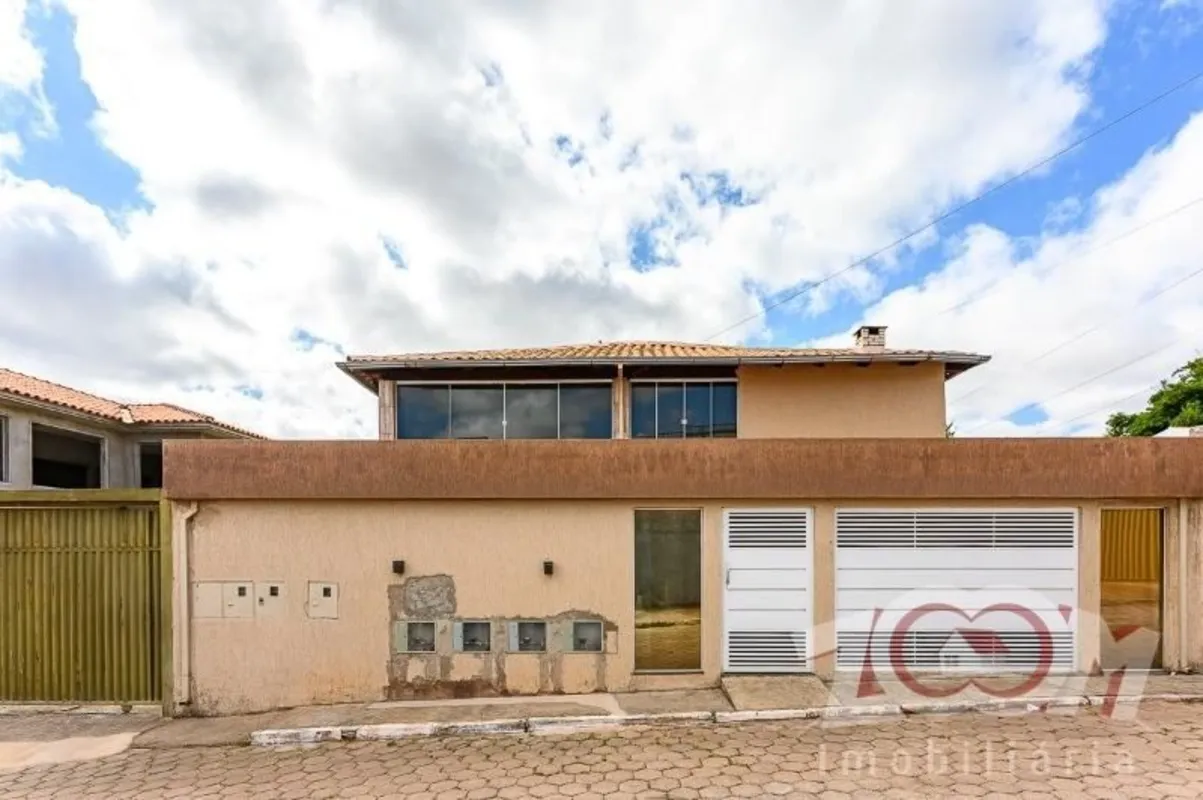 Casa muito bem localizada no Setor Habitacional Arniqueiras com facilidade de ac...