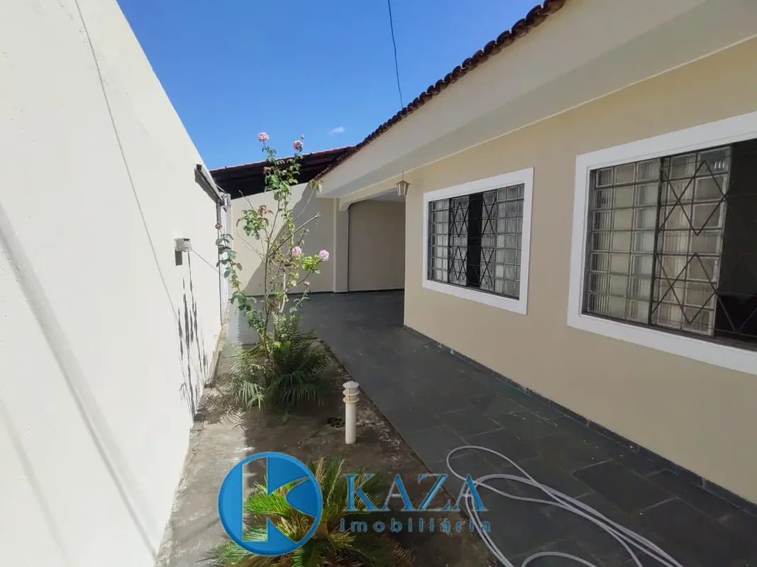 Você está procurando uma casa espaçosa, confortável, agradável e arejada? Então ...