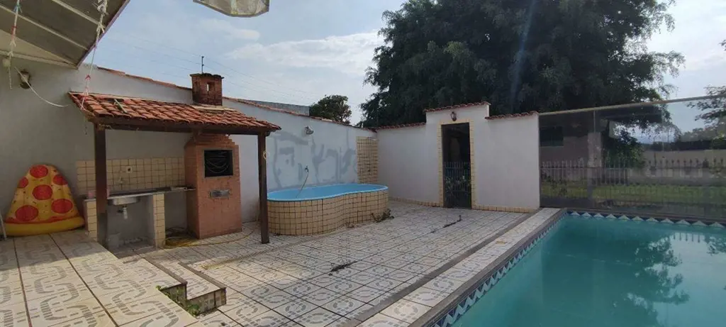 VENDO CASA ESPAÇOSA COM PISCINA NA MELHOR QUADRA DE SOBRADINHO DFVenha conhecer ...