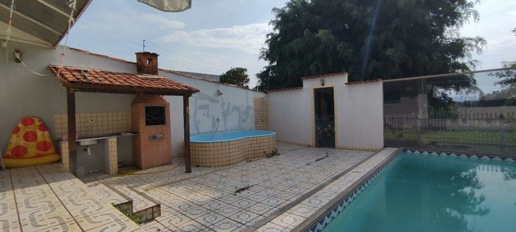 VENDO CASA ESPAÇOSA COM PISCINA NA MELHOR QUADRA DE SOBRADINHO DFVenha conhecer ...