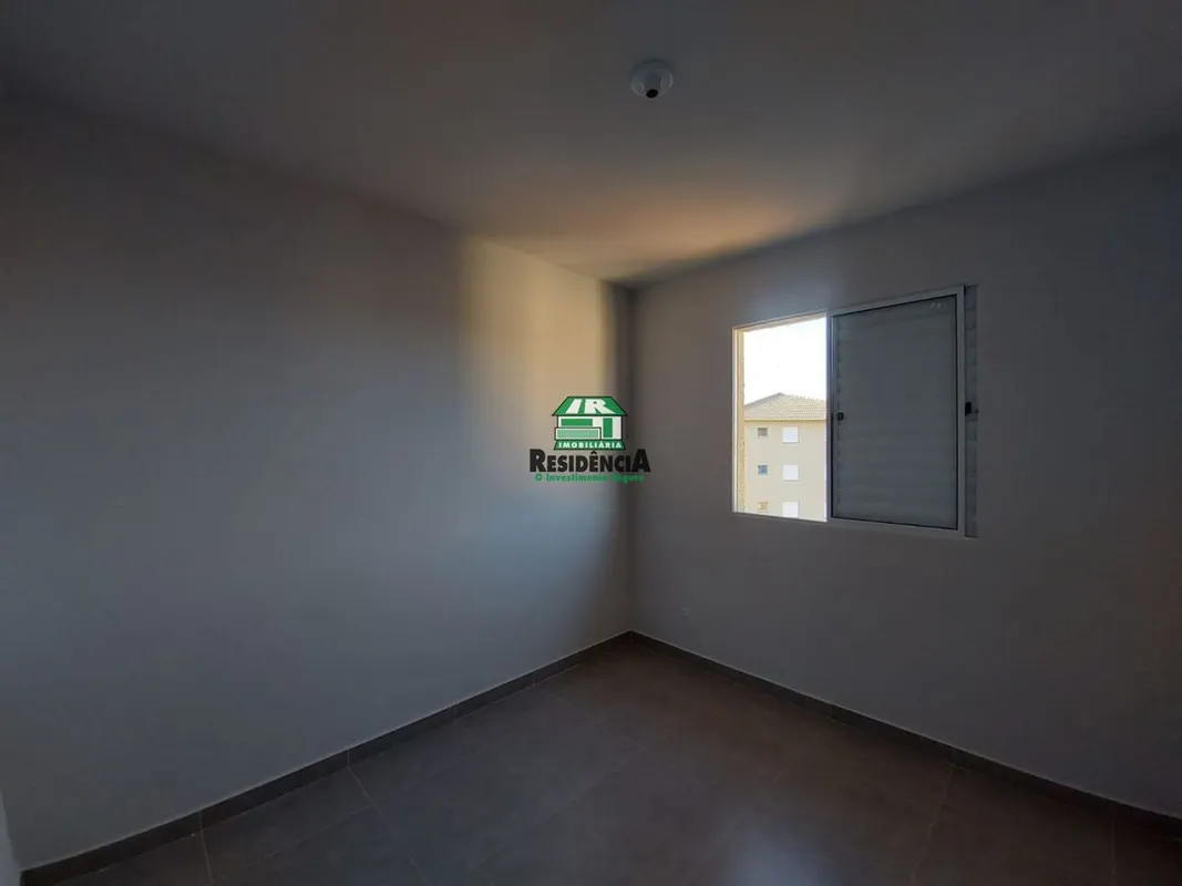 Apartamento contendo:- 02 quartos - Banheiro social com box - Sala - Cozinha - á...