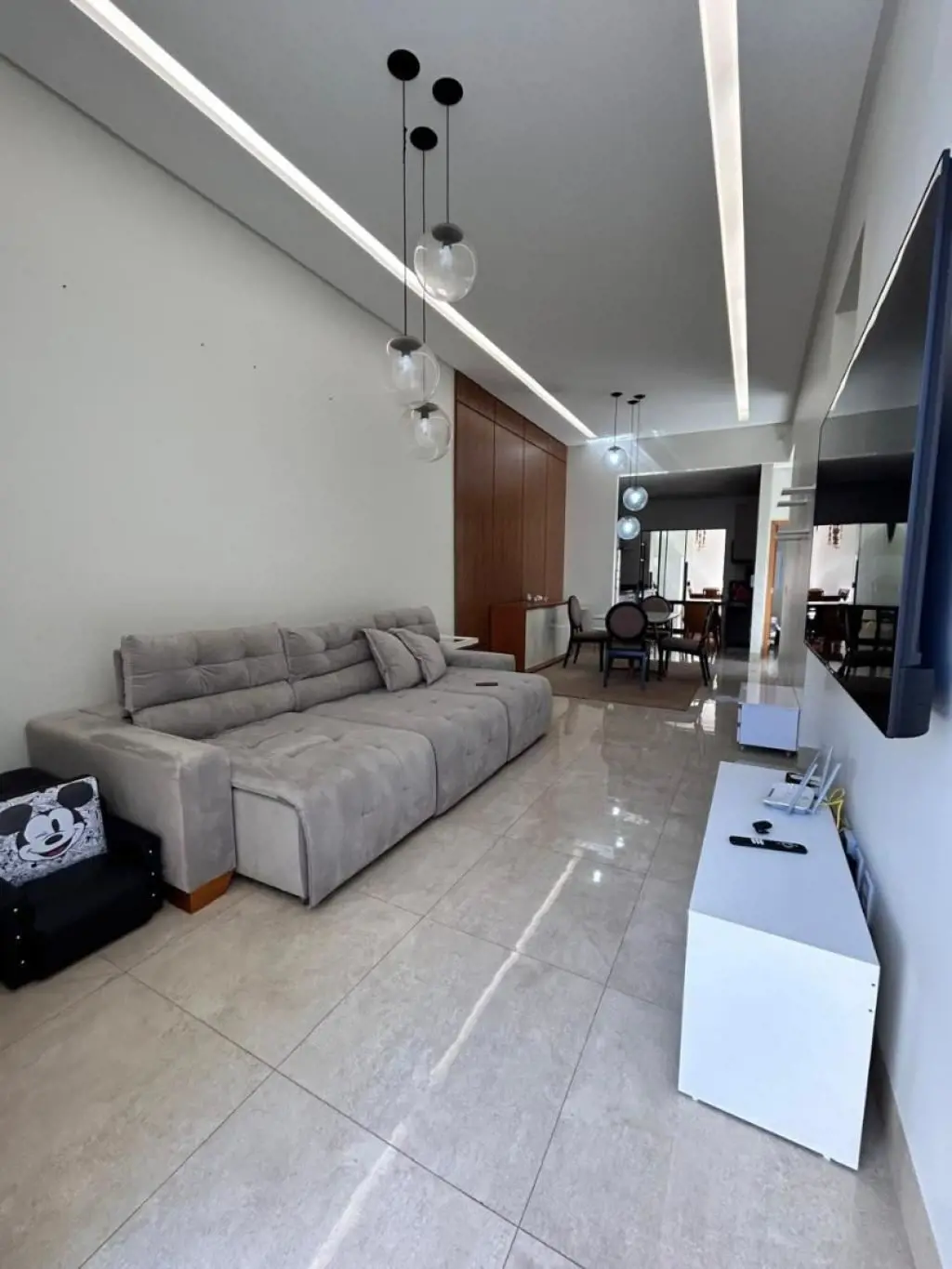 Casa térrea alto padrão, ótima localização no Santa Genoveva- 2 Salas - Varanda ...