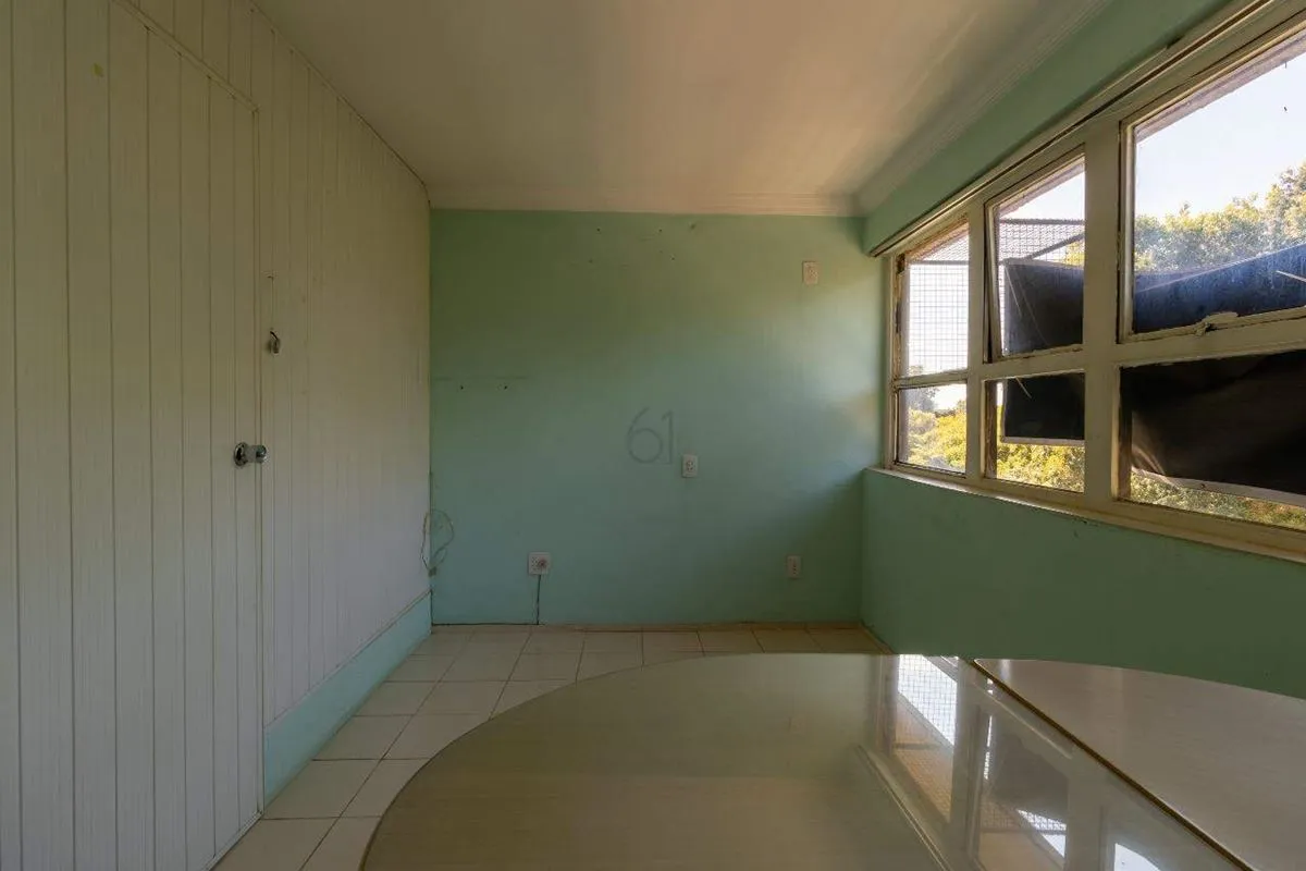 .Localizada em uma das regiões mais prestigiadas de Brasília, esta sala comercia...