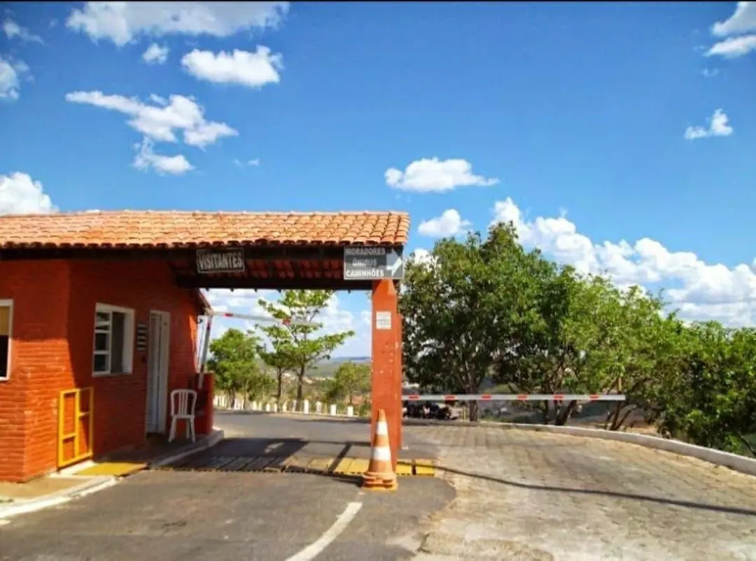 Ótimo Condomínio no Jardim Botânico, O Solar da Serra é um Condomínio muito segu...