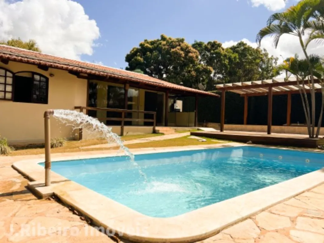 J.RIBEIRO VENDECASA no Condomínio Quintas Interlagos - Jardim Botânico Esta casa...