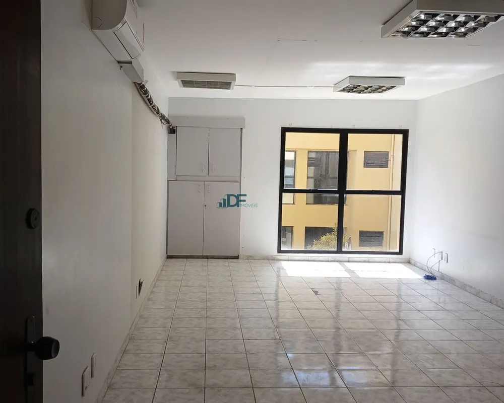 SIA - EDIFÍCIO SIA CENTRO EMPRESARIAL - SALA ORIGINAL DE 32 m² COM BANHEIRO E NO...