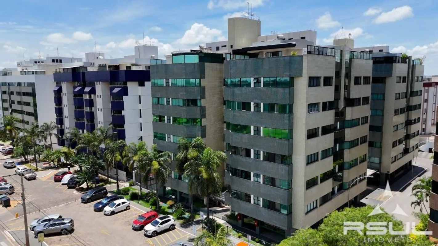 Cobertura reformada, de canto, climatizada, projeto luminotécnico, o prédio fica...