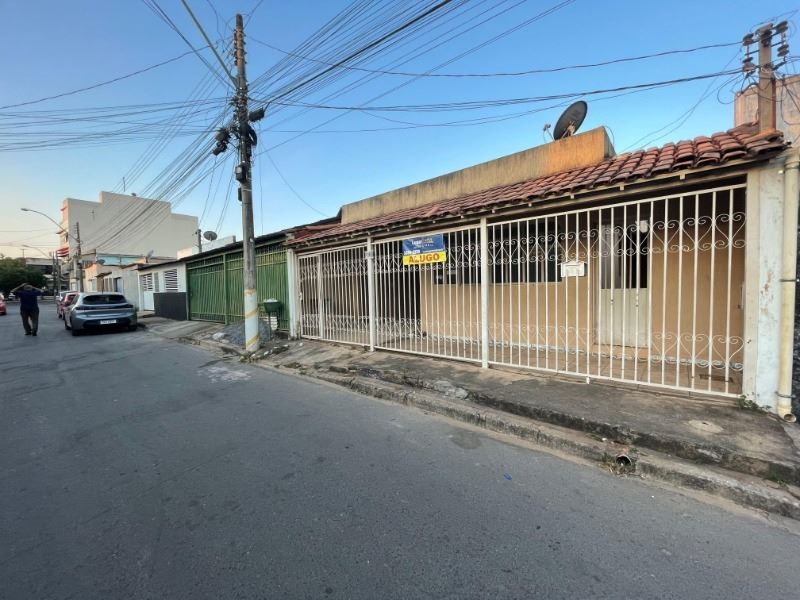Casa para aluguel com 3 quartos em Jardim Roriz, Planaltina - R$ 1.300 ...