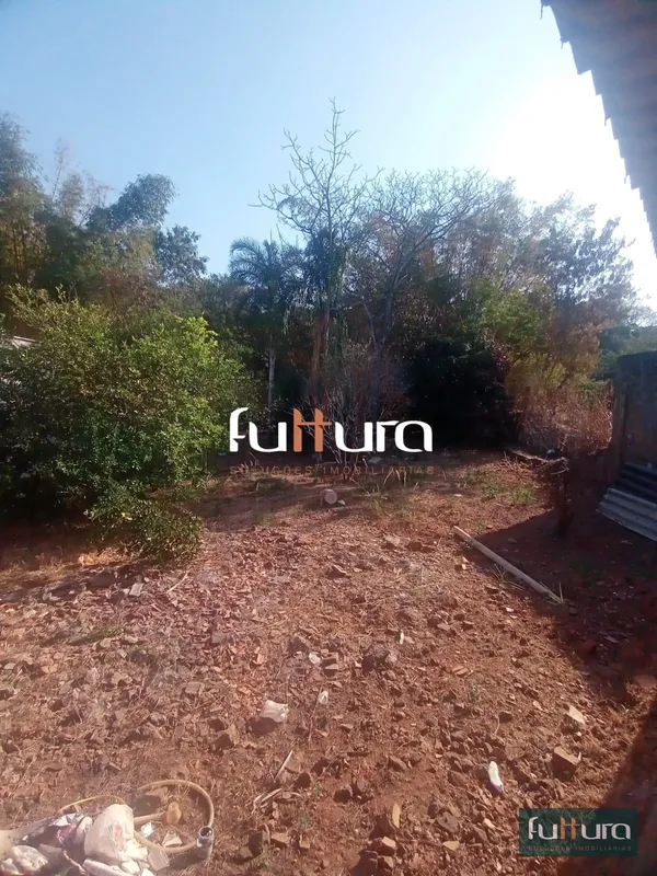 Terreno de 1.000 m²10.30 Metros de frente para a avenida C-10753.00 Metros com a...