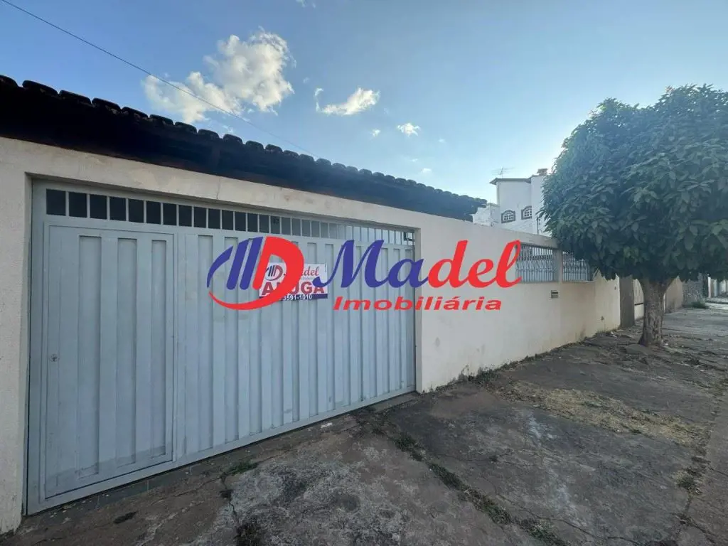 MADEL IMOBILIÁRIA ALUGA CASA NA VILA VICENTINA, PLANALTINA-II.DESCRIÇÃO:3 quarto...