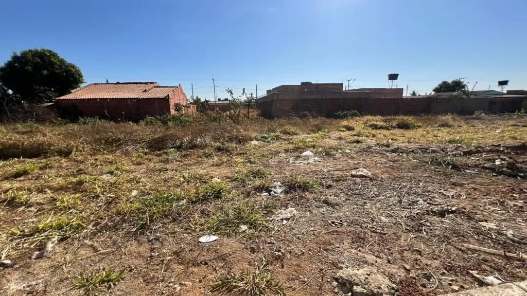 Lote Residencial em Abadia de GoiásLote com área total de 230 m², sendo 11,50m d...