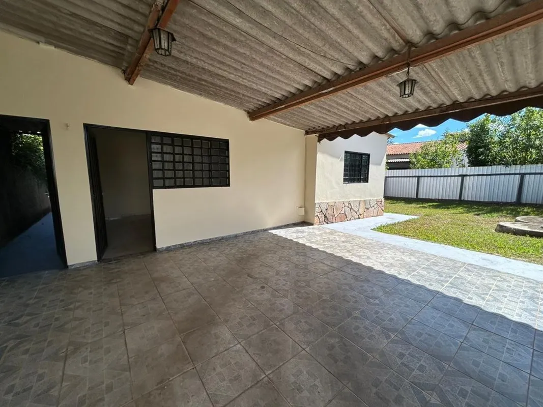 CONDOMINIO MANACÁ - CH 15A - GUARAPARK:CASA TÉRREA, Composta por 3Quartos (sendo...