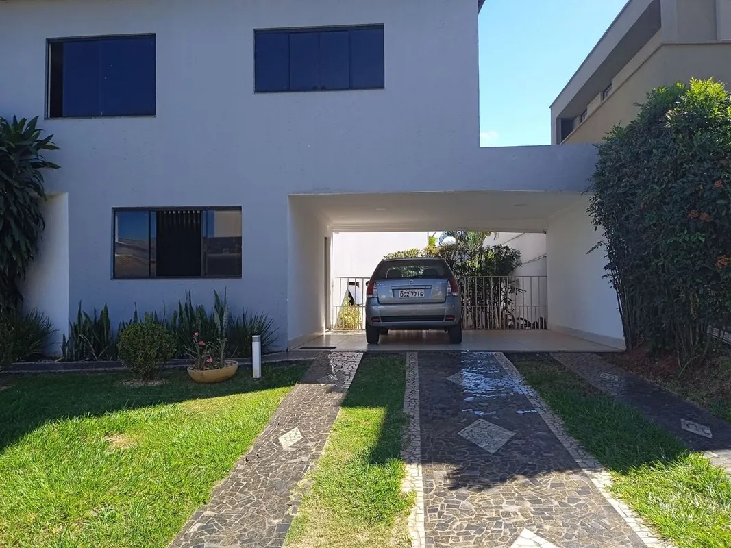 Conheça este espetacular sobrado de alto padrão à venda no bairro Jardins Madri ...