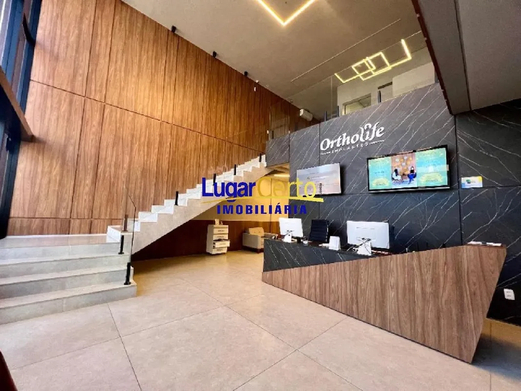 Venha conhecer a oportunidade única de locação de uma loja comercial, próximo a ...