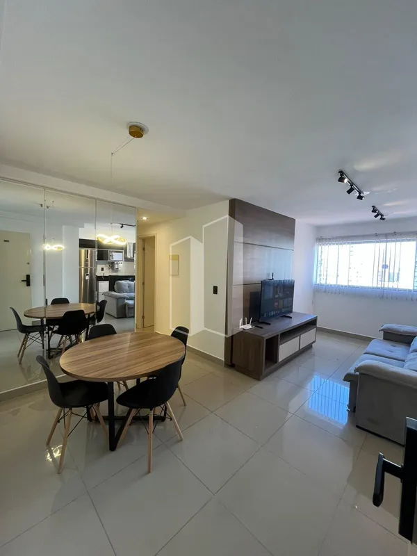 Apartamento composto por 2 quartos sendo 1 suíte com ar condicionado e televisão...
