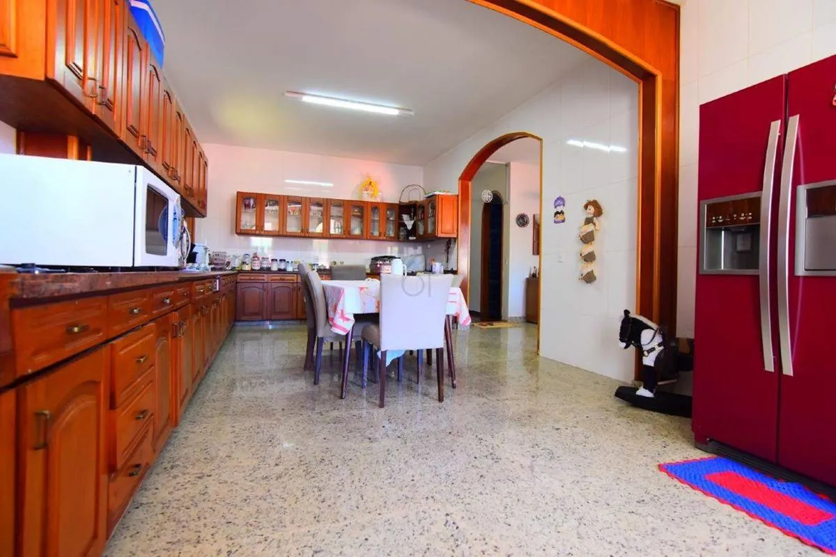 OPORTUNIDADE DE VIVER EM UM INCRÍVEL IMÓVEL NUM LOTE DE 525 MTS.Oportunidade Imp...