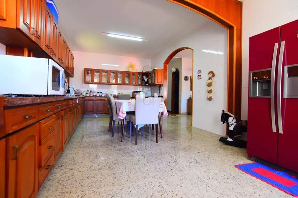 OPORTUNIDADE DE VIVER EM UM INCRÍVEL IMÓVEL NUM LOTE DE 525 MTS.Oportunidade Imp...