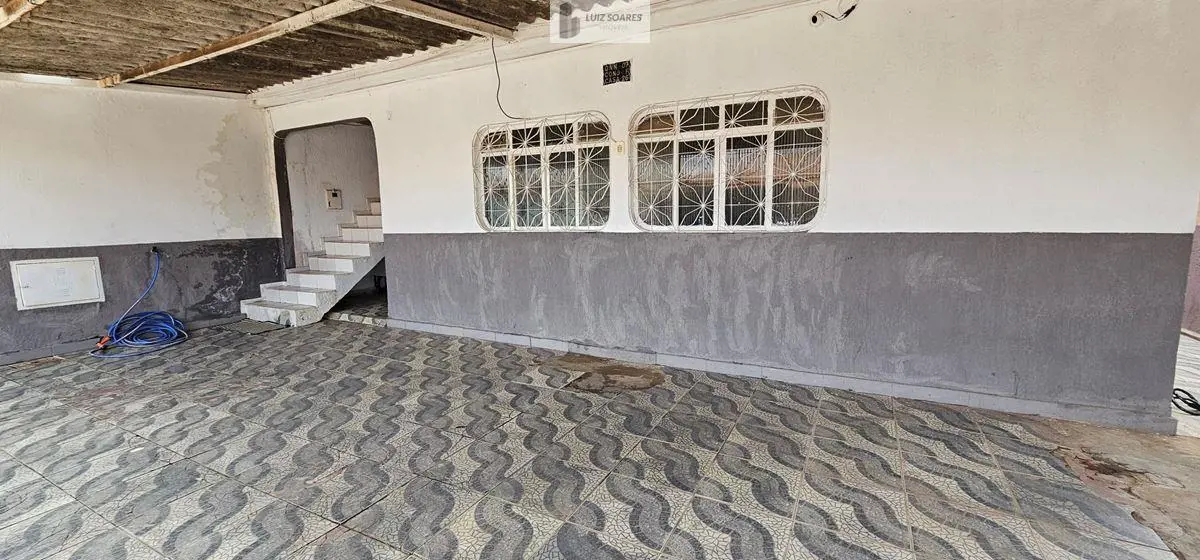 ATENÇÃO INVESTIDORES:SOBRADO MUITO BOM COM 4 RESIDÊNCIAS1. CASA DA FRENTE INFERI...