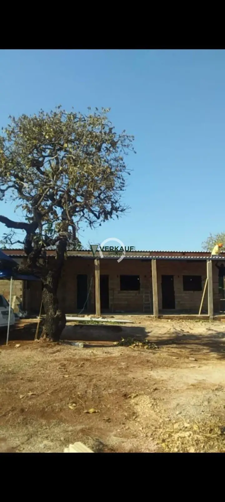 Oportunidade única para adquirir um belíssimo rancho no bairro Centro em Silvâni...