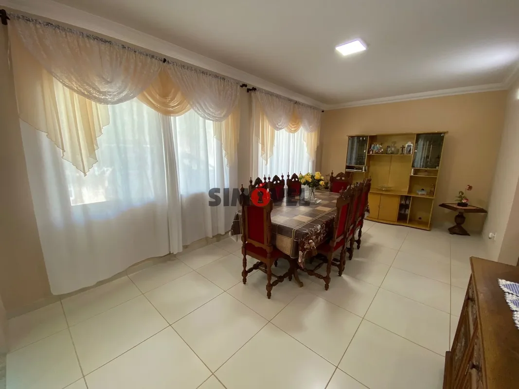 QSA 13, casa de 310m², 3 quartos, suíte, armários - R$: 1.300.000 - Aceita Finan...