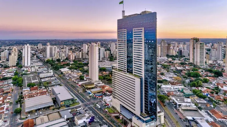 Sala Comercial Sem Acabamento no Prestigiado Edifício Orion - GoiâniaEssa é a op...