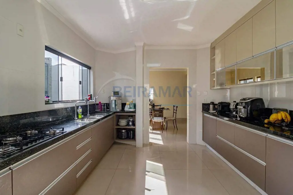 Apresentamos este excelente sobrado em Ceilândia Norte, ideal para quem busca es...