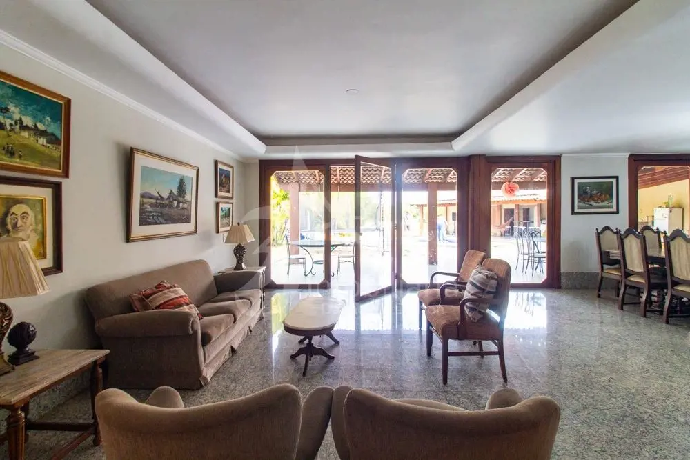 Casa para locação na QI 15, Lago Sul.Localizada na prestigiada QI 15 do Lago Sul...