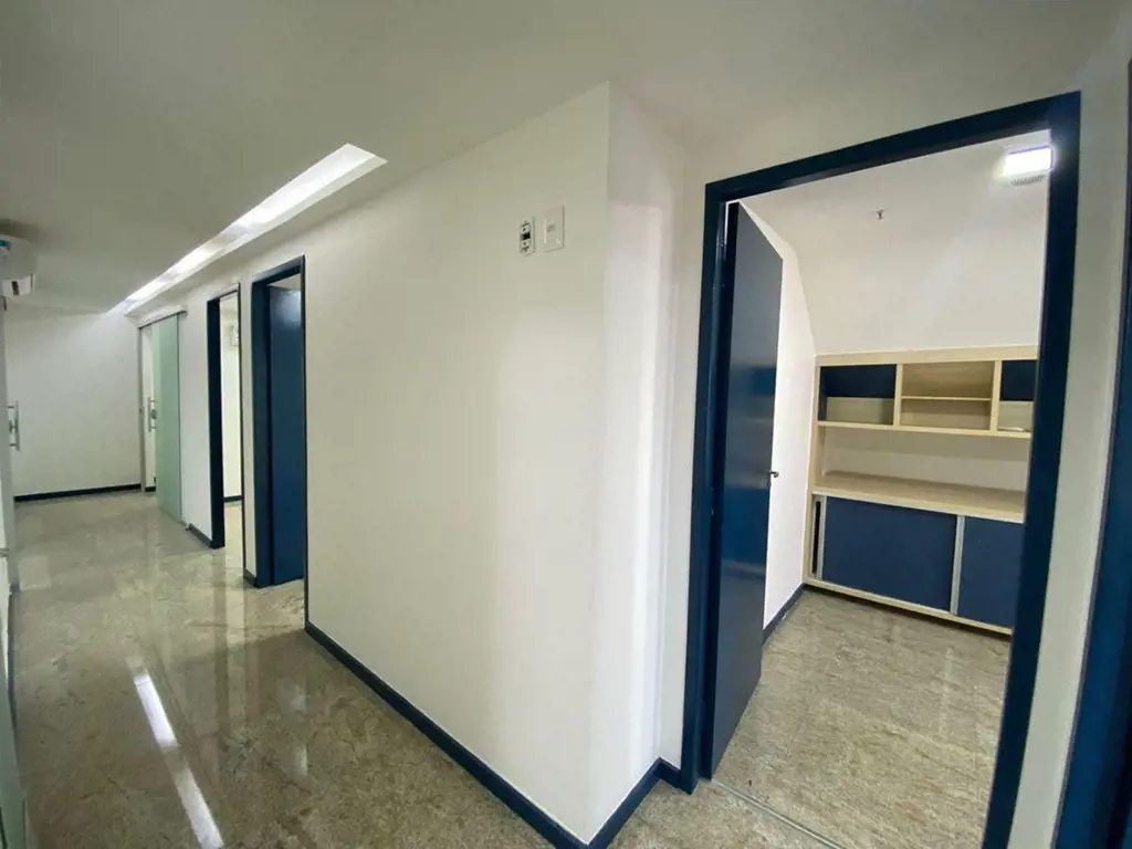 A FUTURA NEGÓCIOS IMOBILIÁRIOS disponibiliza para VENDA:Excelente Sala comercial...