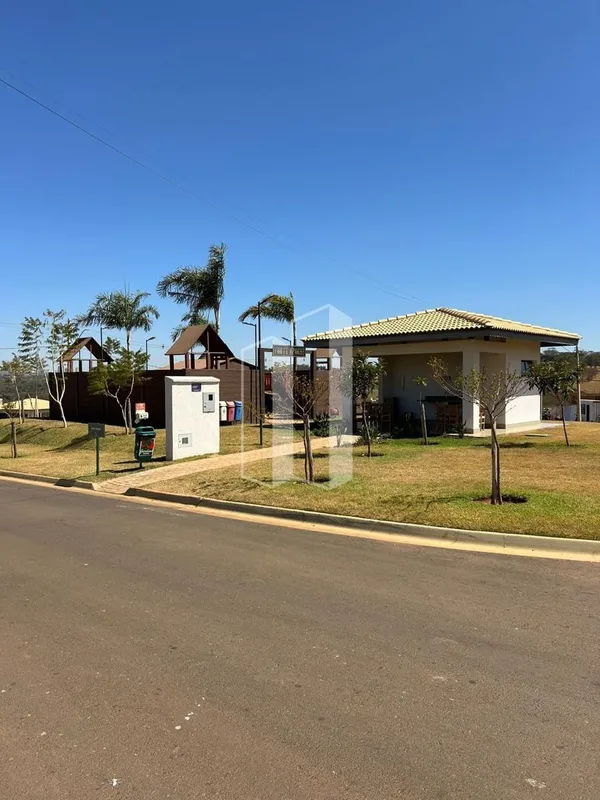 Lote Jardins Parma com 250m², excelente localização. Ágio R$ 175.000,00 Saldo De...