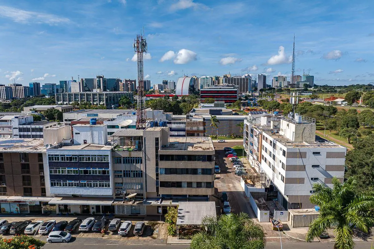 Prédio comercial com 10 salas à venda no SCRN 702/703, Asa Norte, Brasília.3 exp...
