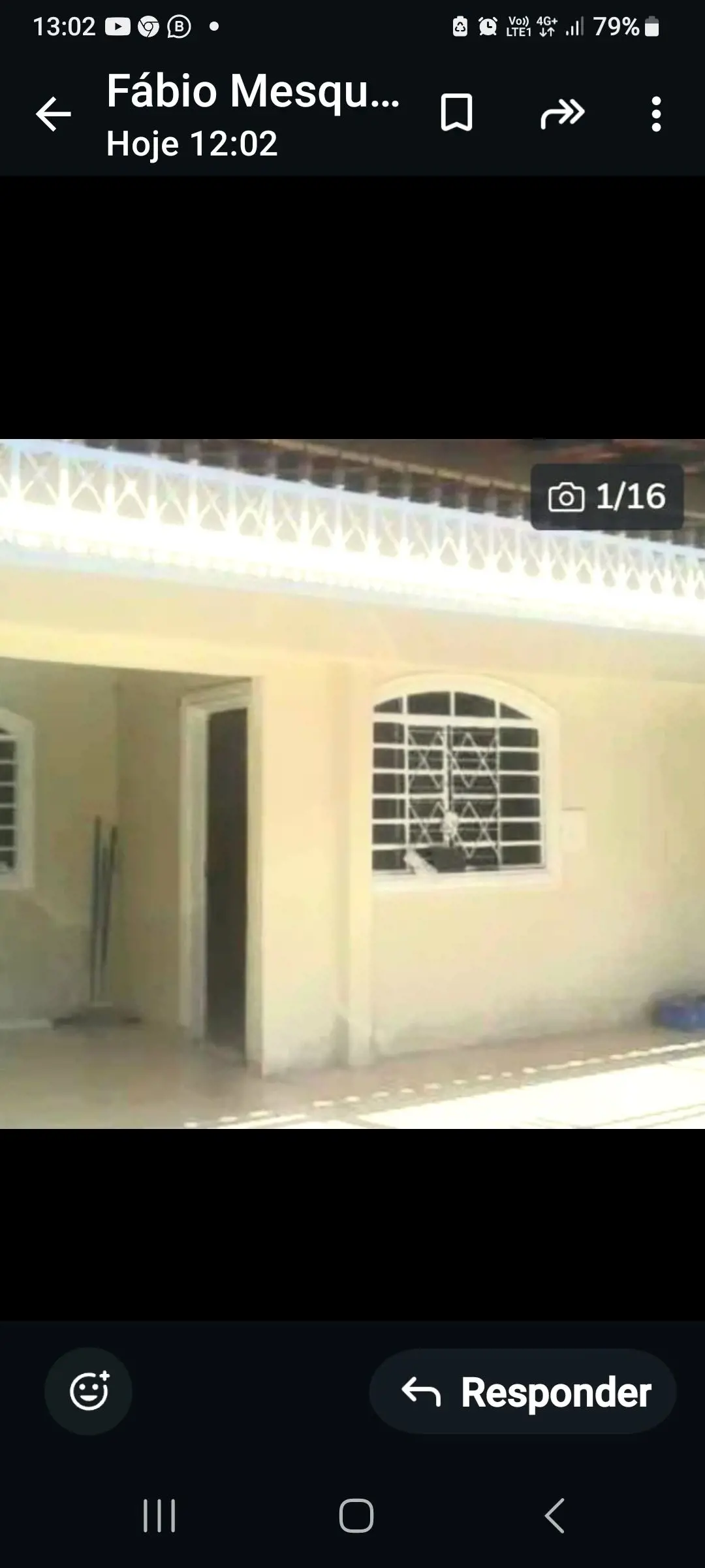 Linda casa com varanda tipo colonial , gradeada , reformada, perto de tudo , que...