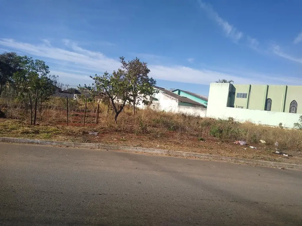 COD U-0008374 - Excelente terreno de 801m² em localização privilegiada, próximo ...