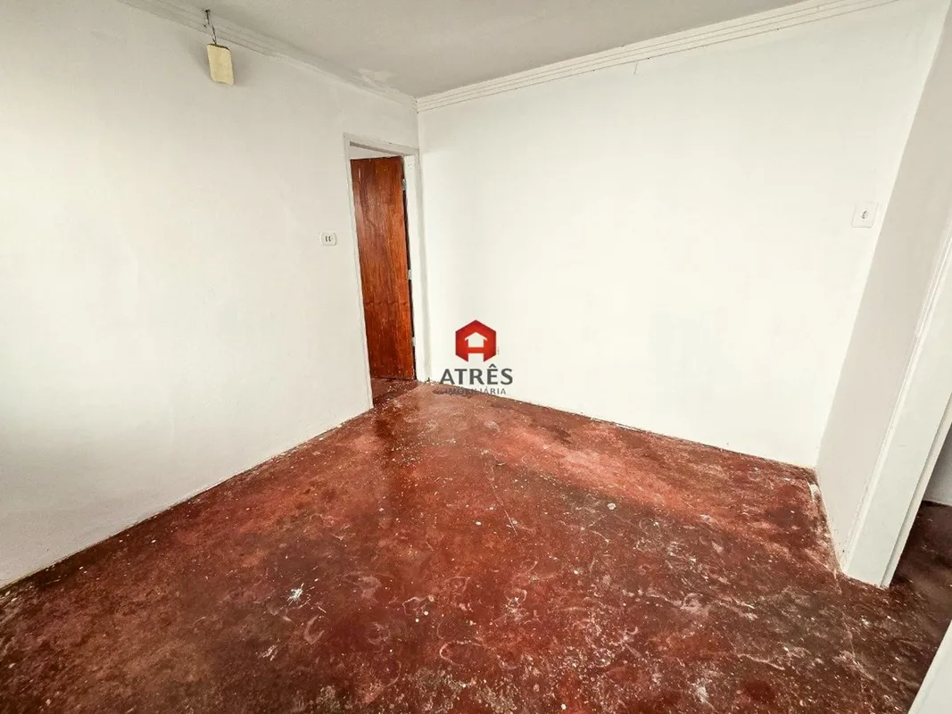 Localizada no Setor Leste Universitário, com aproximadamente 50m² composto de: 2...