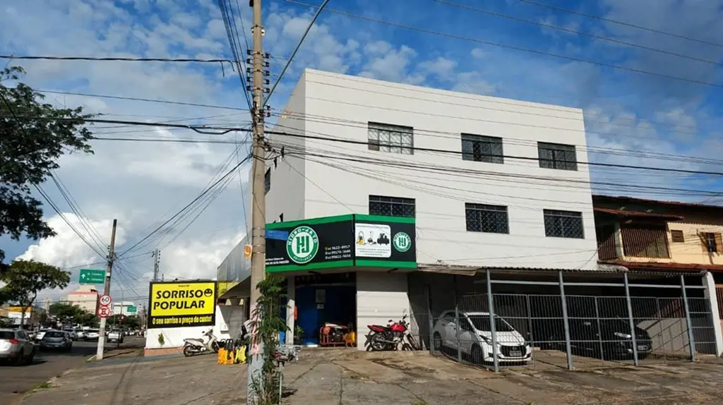 COD U-0003113 - PREDIO: 3 Pavimentos (Sendo salas comerciais e apartamentos)Apto...