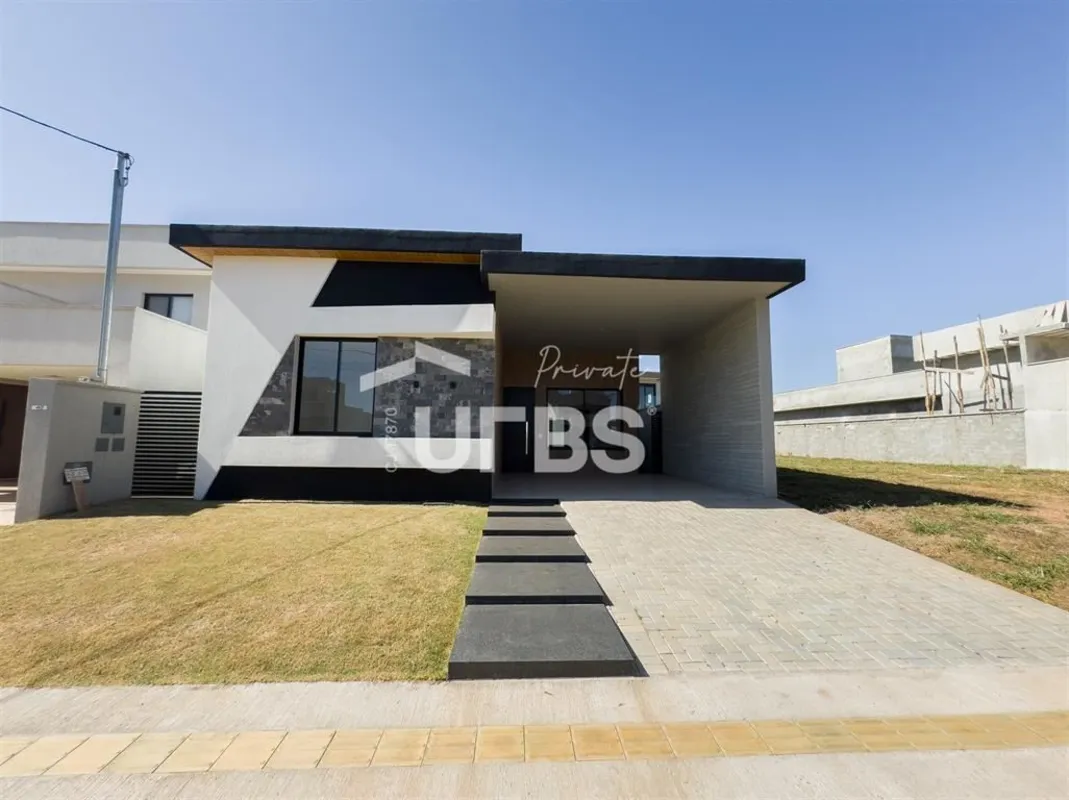 COD U-0011988 - Casa Térrea à Venda com 3 Suítes, Piscina e Área Gourmet em Goiâ...
