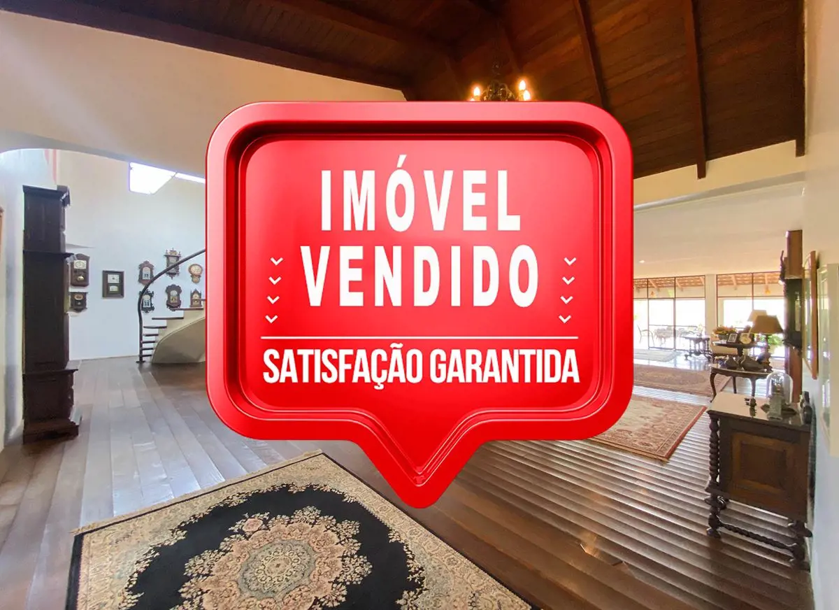 Área construída de 900m² em terreno de 1.320m² e área verde de 4.000m² (aproxima...