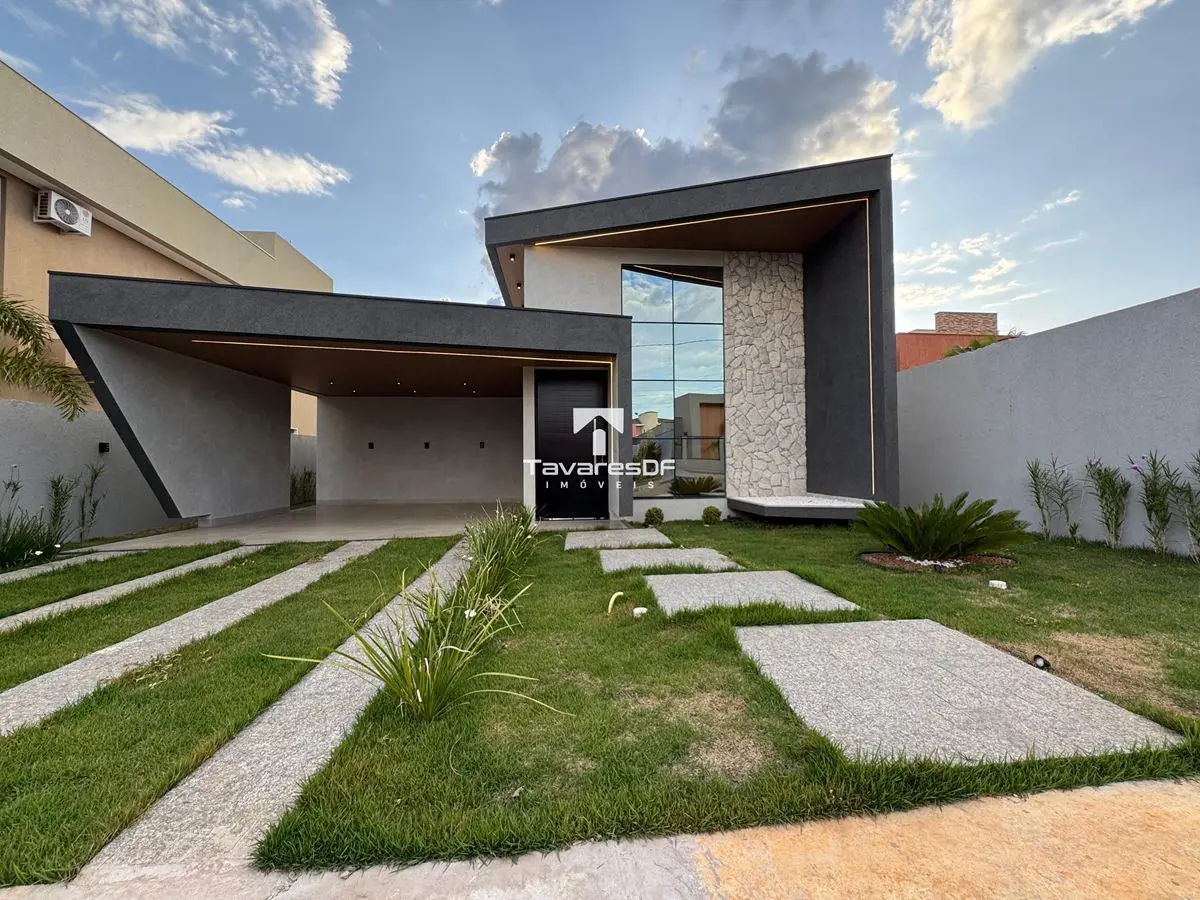 DADOS GERAIS- Área do Terreno: 504m²- Área Construída: 250m²- Código: JT5022DESC...