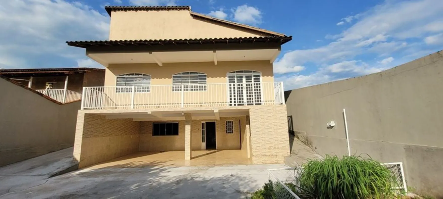 Vendo casa no Jardim da Serra/ Jardim Botânico - Condomínio fechado. Casa pronta...