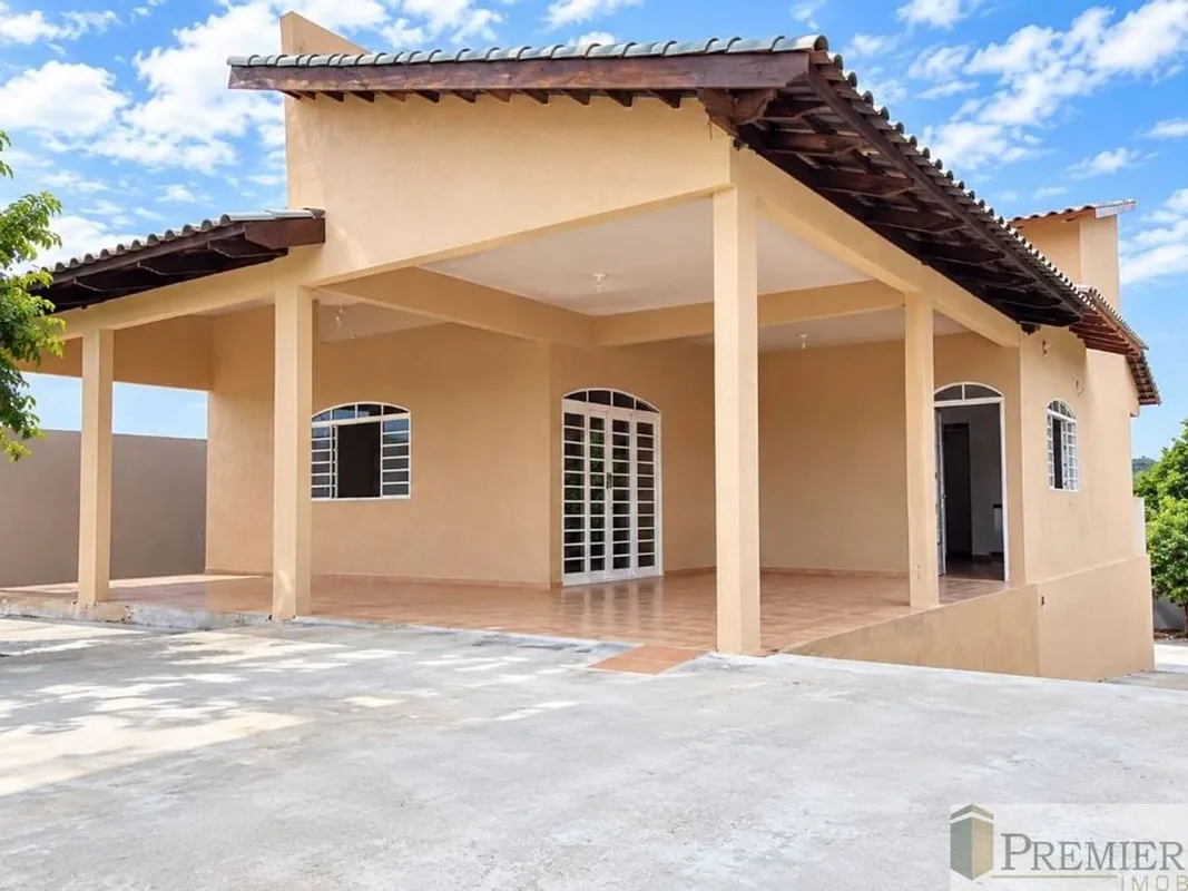Vendo casa no Jardim da Serra/ Jardim Botânico - Condomínio fechado. Casa pronta...