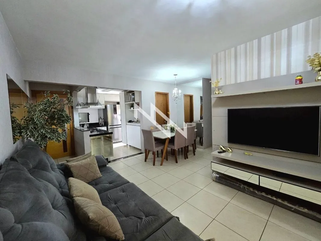 Este apartamento mobiliado para alugar no Setor Serrinha conta com 2 suites e um...