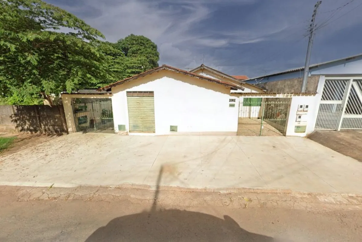 Casa de 200mÂ² com 03 barracÃµes Ã  venda por no Setor Sudoeste, prÃ³ximo Ã  Pra...