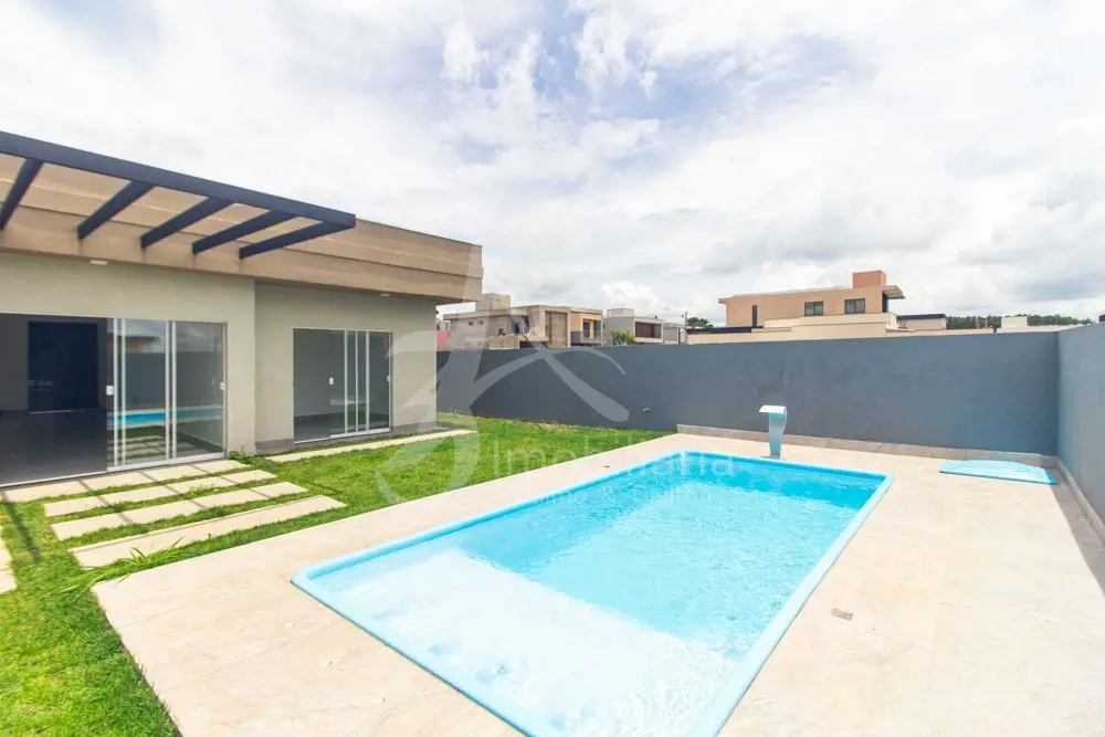 VENDA/ALUGUELCasa Térrea no Condomínio Le Jardin I - Jardim Botânico.Esta residê...