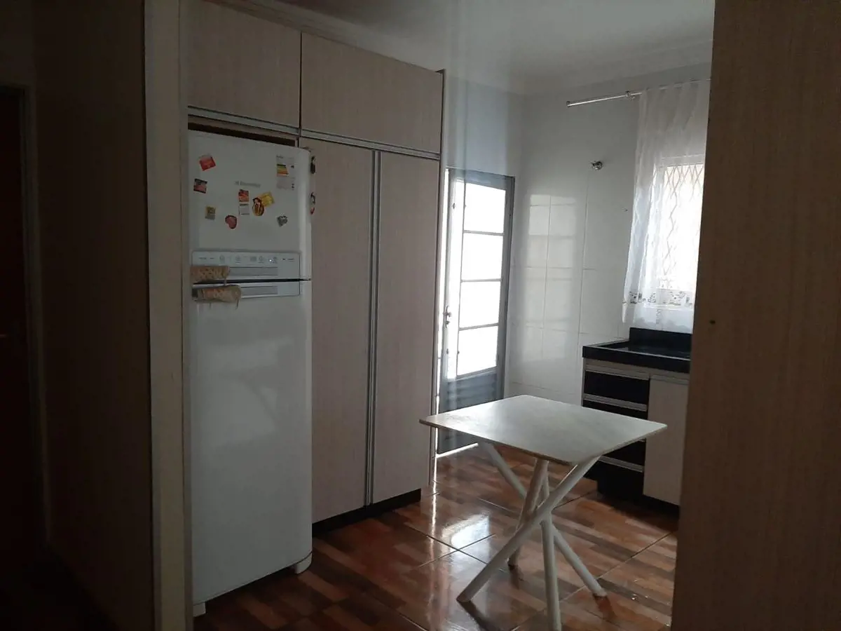 Vendo essa linda casa, toda na laje, com sanca e uma excelente área de lazer, pi...