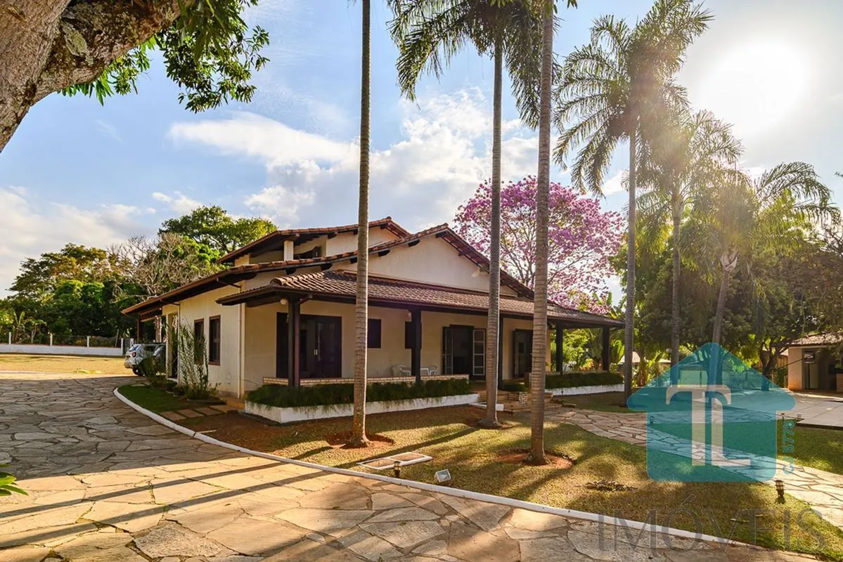 CONDOMINIO COM 3 UNIDADES, RECEM DESMEMBRADO, TODO CERCADO, COM LUZ E AGUA E ASF...