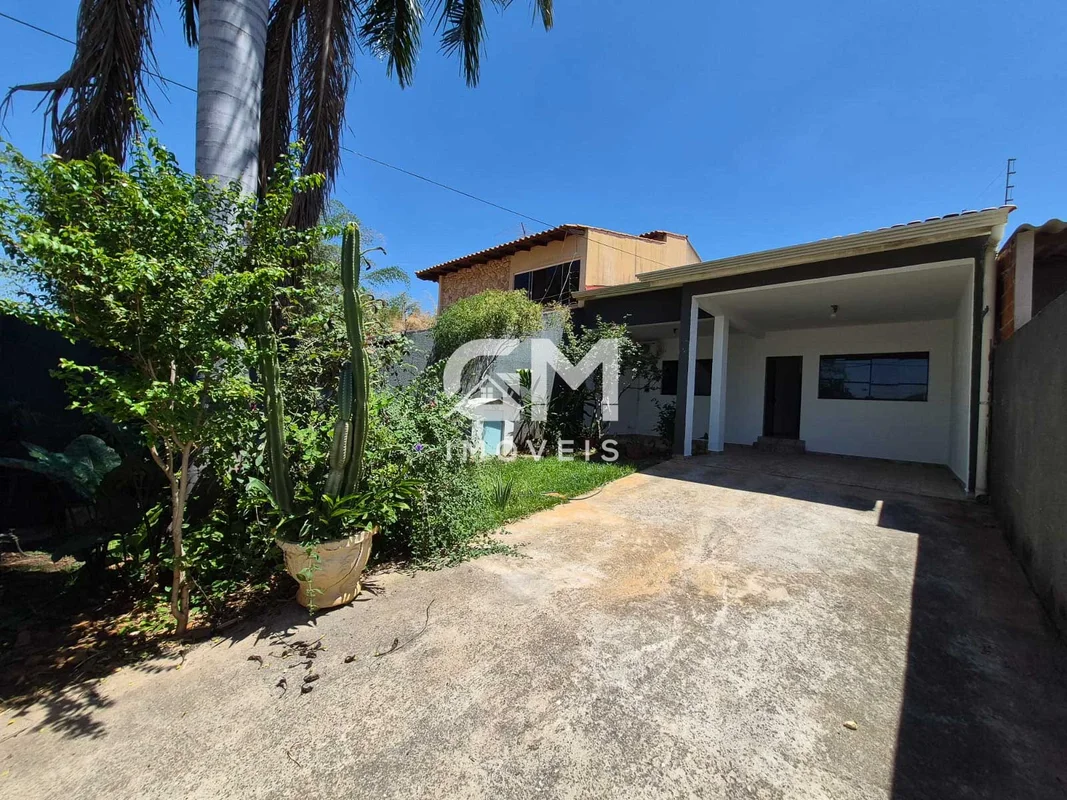 A GM Imóveis vende casa no Condomínio Serra Dourada II, Sobradinho/DF.ÁREA TOTAL...