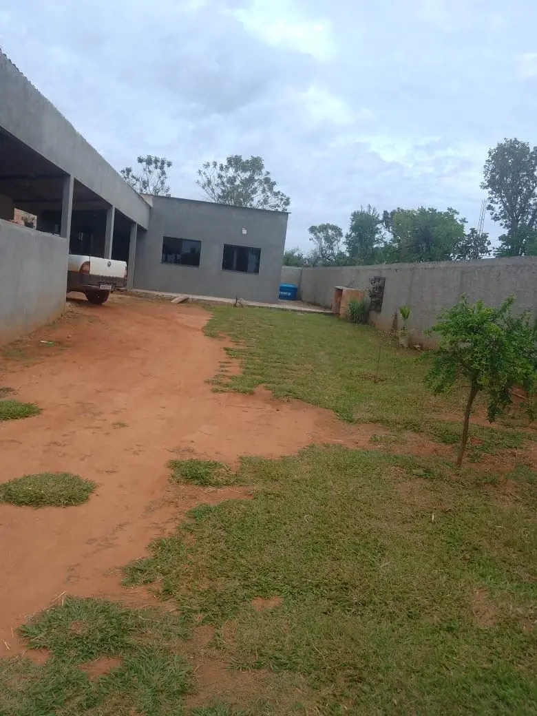 A GCASTRO IMÓVEIS VENDE !!!Cond.Quinta das Orquídeas lote de 766 metros casa 2 q...