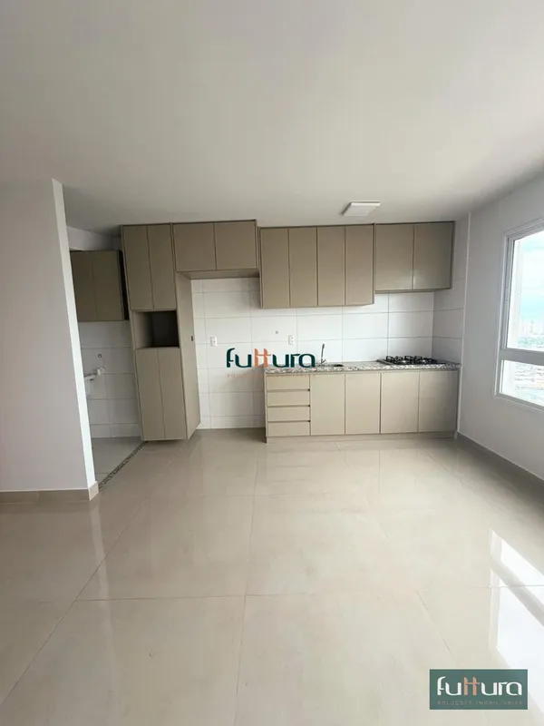 Ótimo apartamento, andar alto, nascente.Excelente sala para 2 ambientes, integra...