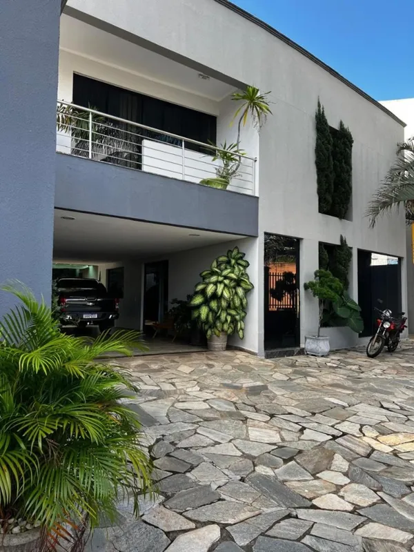 Excelente sobrado, com projeto diferenciado e personalizado, para o consagrado e...